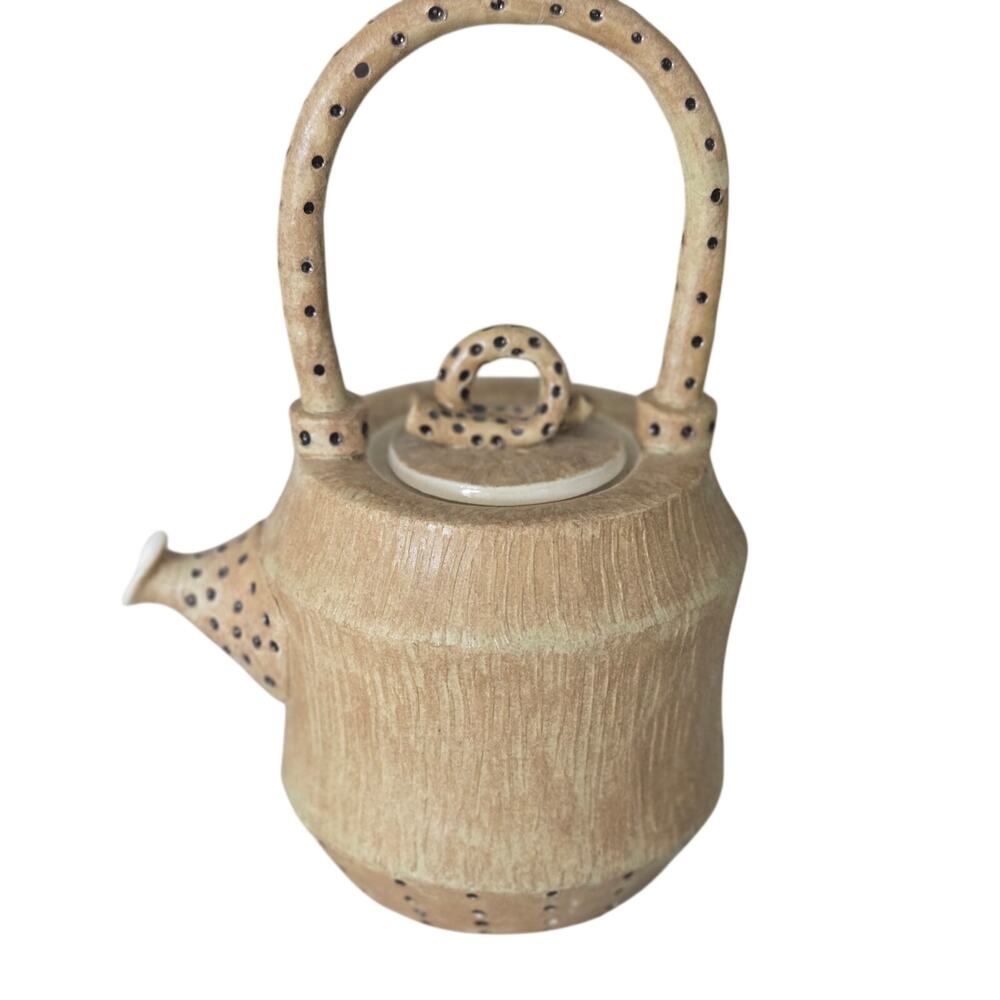 Madeline Stahl Signed Pottery Handmade Tea pot with‎ lid Beige Dotted